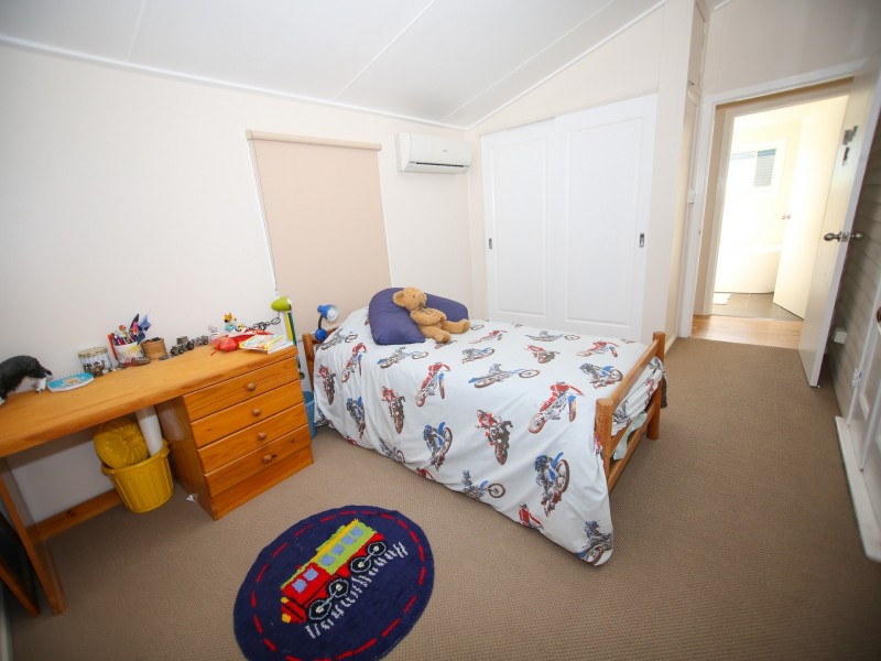 13 Downs Street, Roma QLD 4455