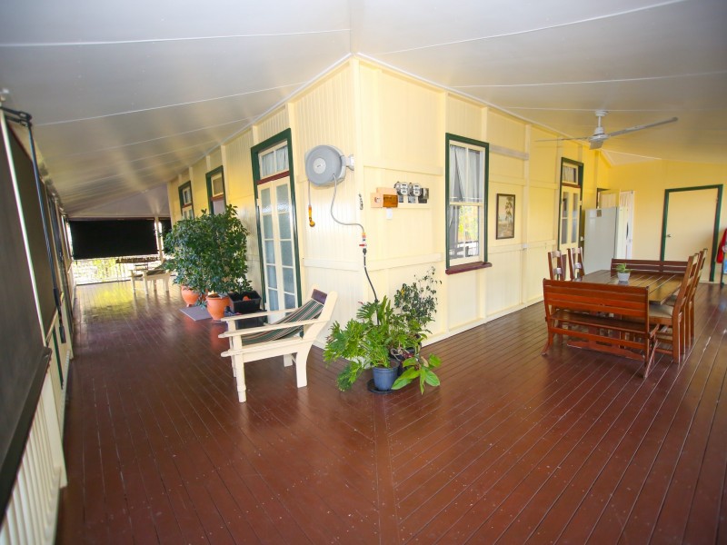 13 Downs Street, Roma QLD 4455
