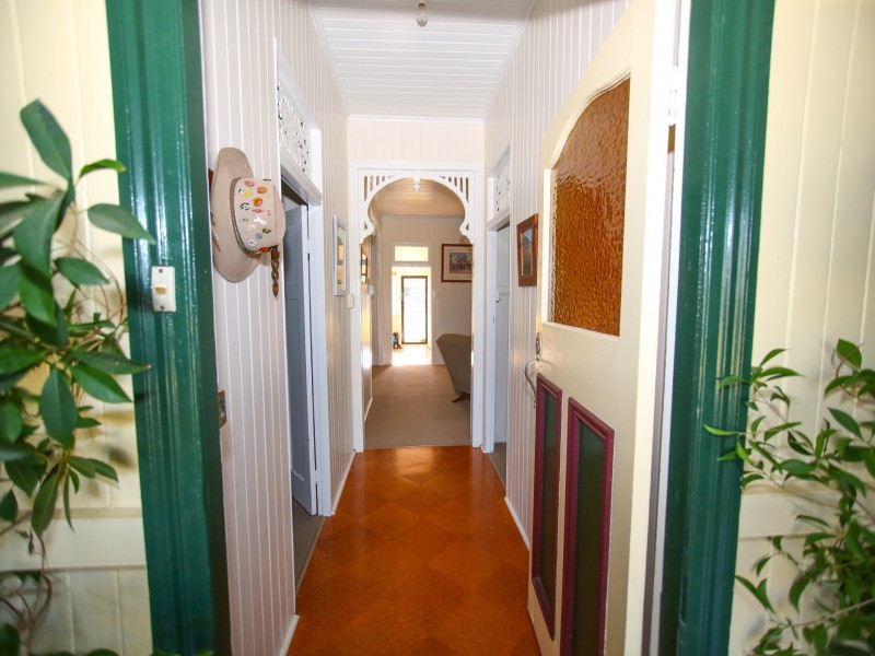 13 Downs Street, Roma QLD 4455