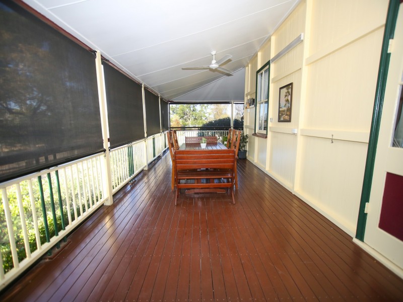 13 Downs Street, Roma QLD 4455
