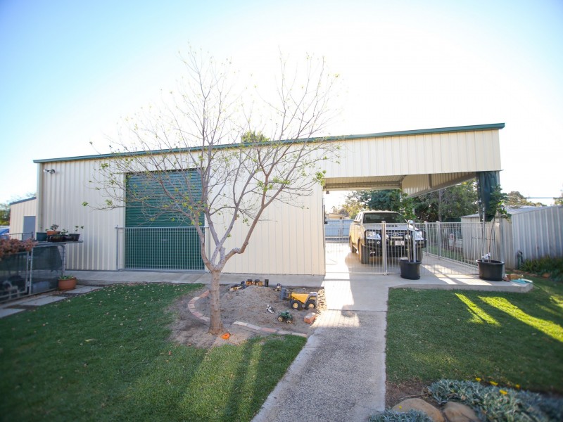 13 Downs Street, Roma QLD 4455