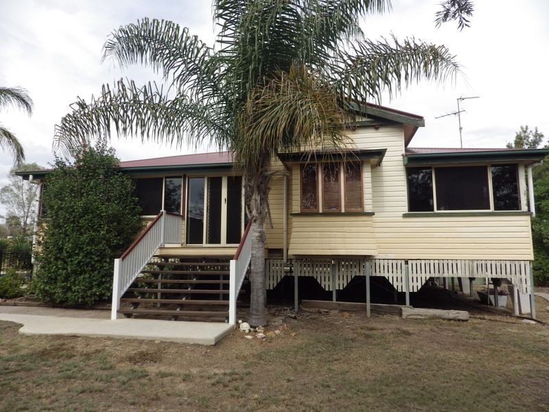 44 Clayton Road, Roma QLD 4455