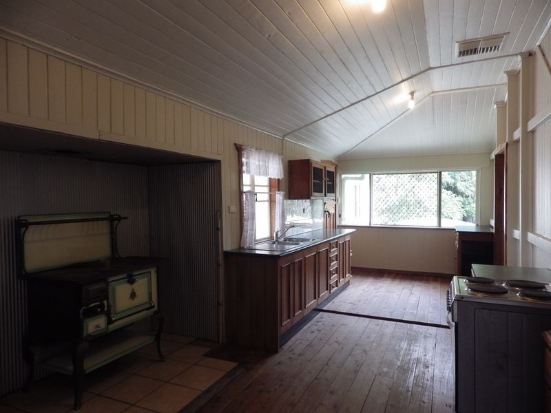 44 Clayton Road, Roma QLD 4455