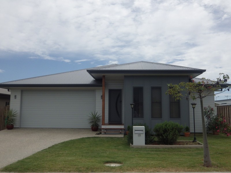 19 Lomandra Avenue, Roma QLD 4455