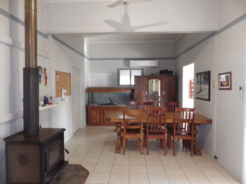 6 Northern Road, Roma QLD 4455