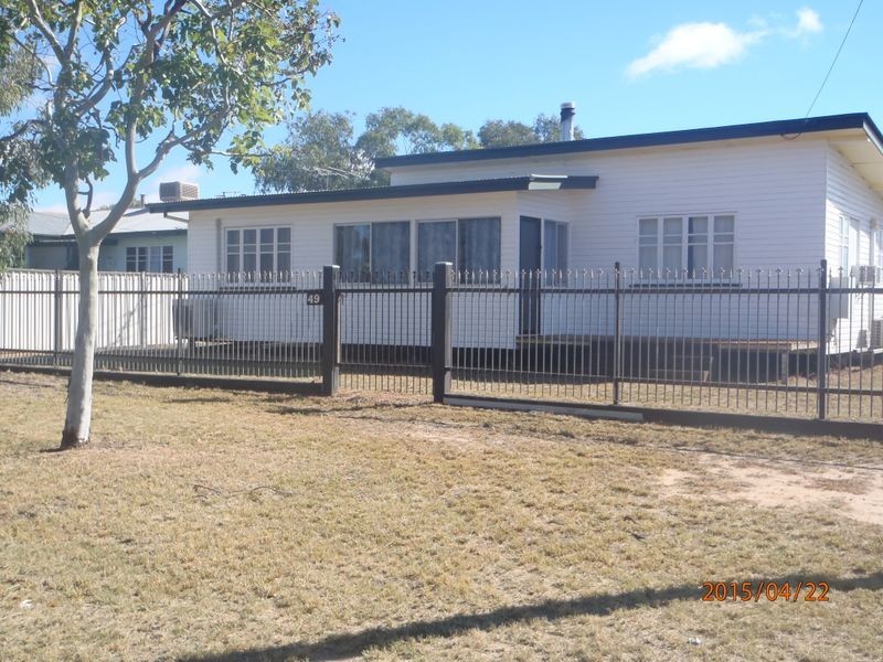 49 Raglan Street, Roma QLD 4455