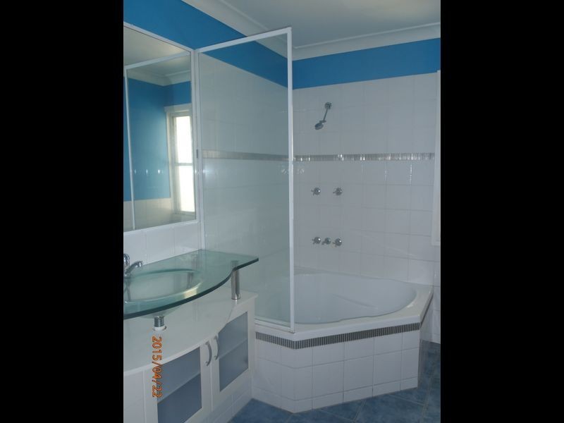 49 Raglan Street, Roma QLD 4455