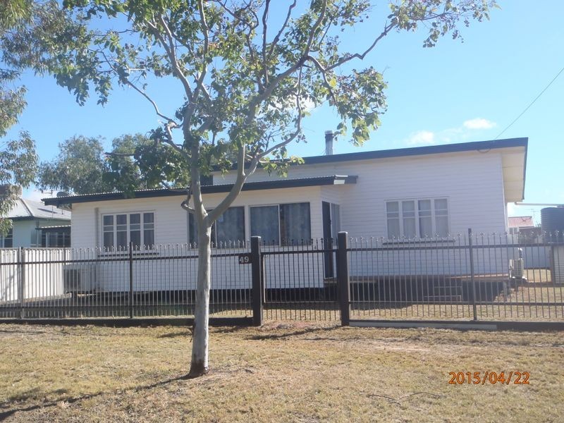 49 Raglan Street, Roma QLD 4455