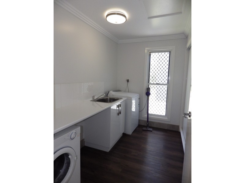 63 Eton Street, Mitchell QLD 4465