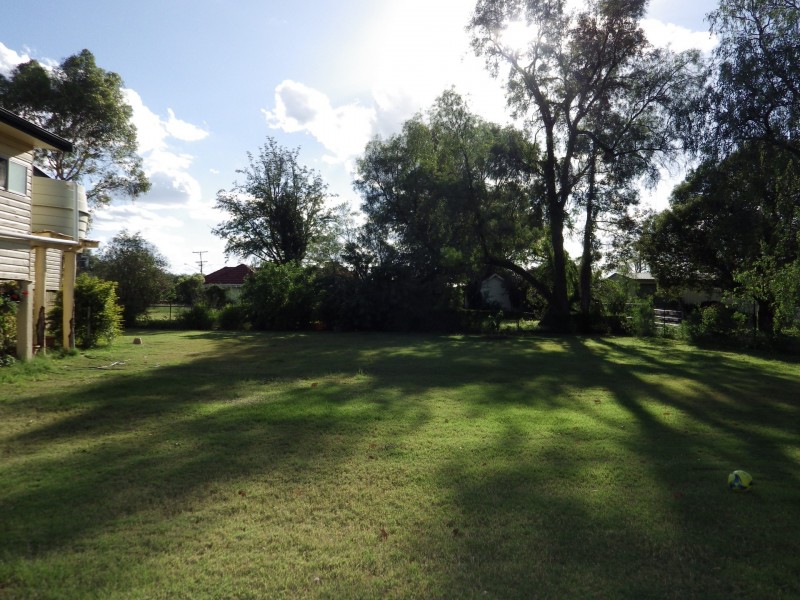 7 Edinburgh Street, Mitchell QLD 4465