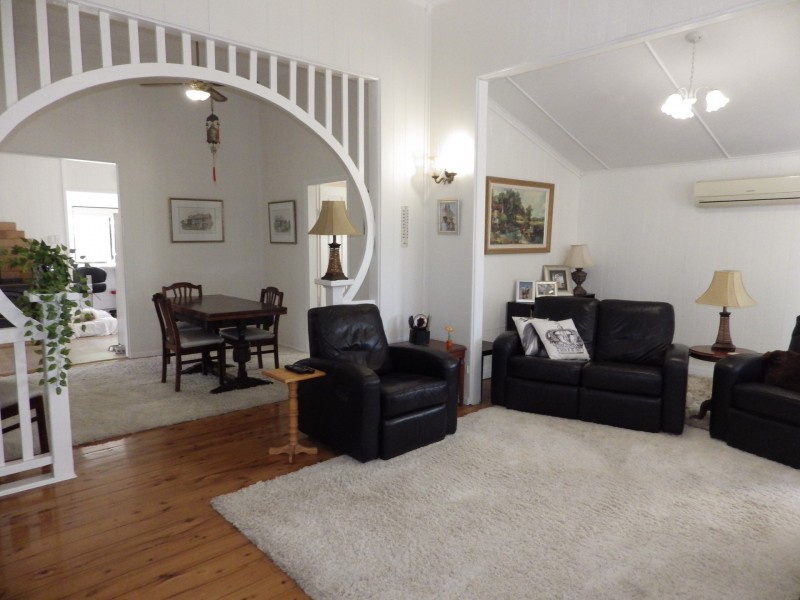 12 Mayne Street, Roma QLD 4455