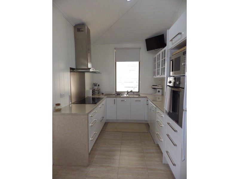 12 Mayne Street, Roma QLD 4455