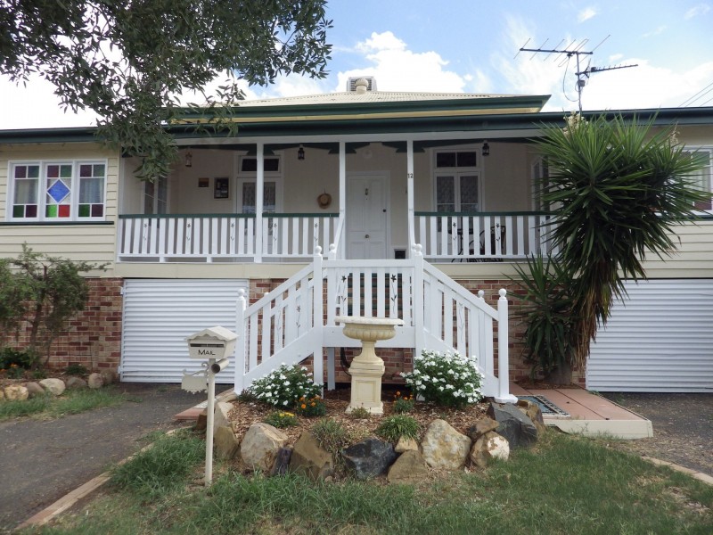 12 Mayne Street, Roma QLD 4455