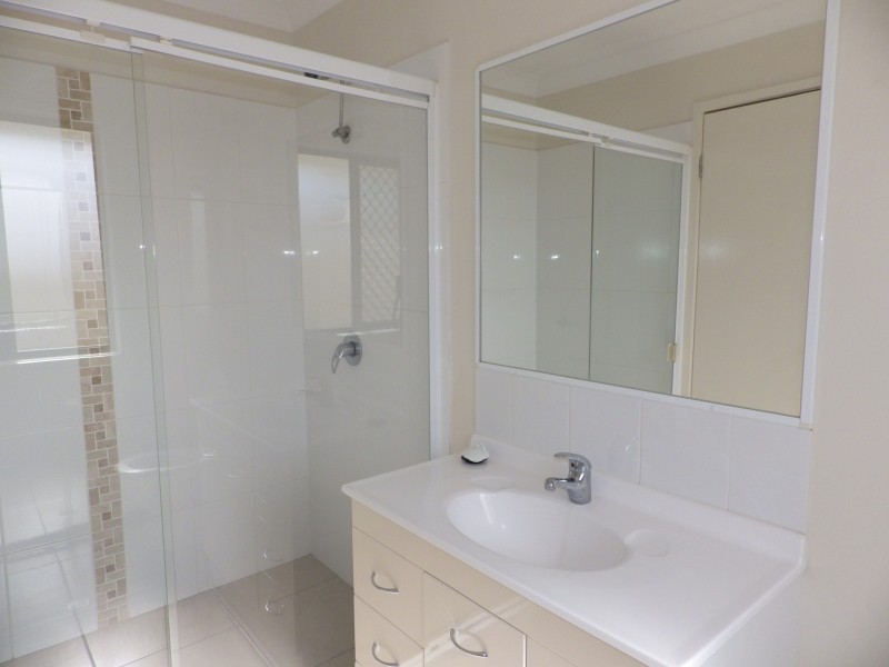 13 Courtney Street, Roma QLD 4455