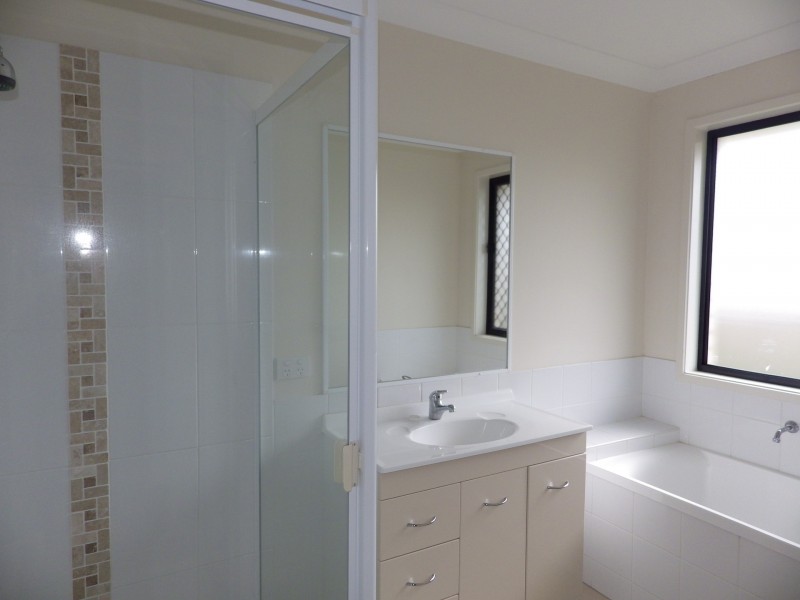 13 Courtney Street, Roma QLD 4455