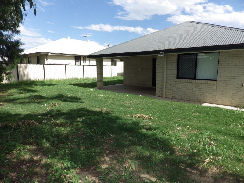 13 Courtney Street, Roma QLD 4455