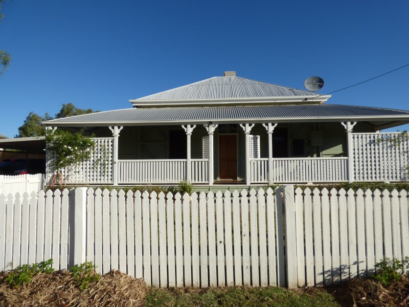 20 McDowall Street, Roma QLD 4455