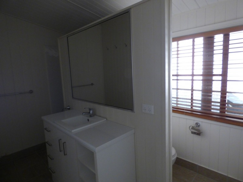 20 McDowall Street, Roma QLD 4455