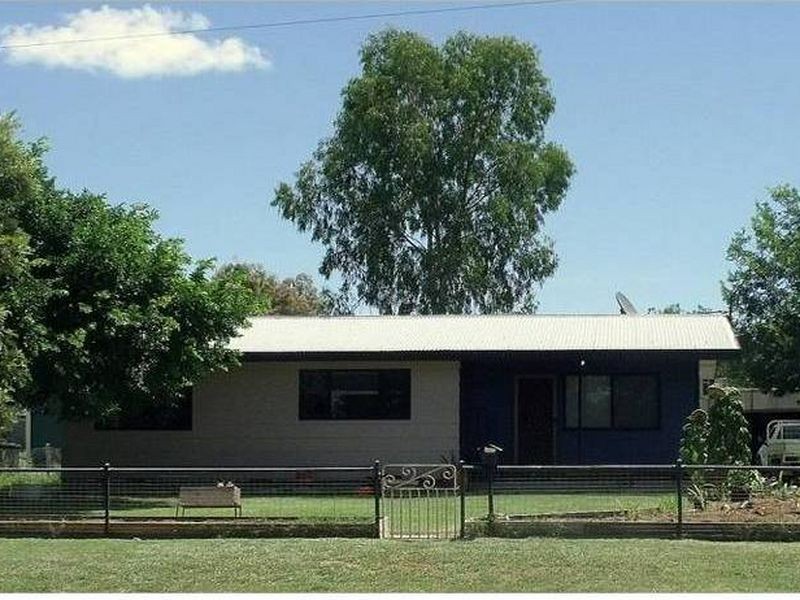 9 Charles Street, Roma QLD 4455