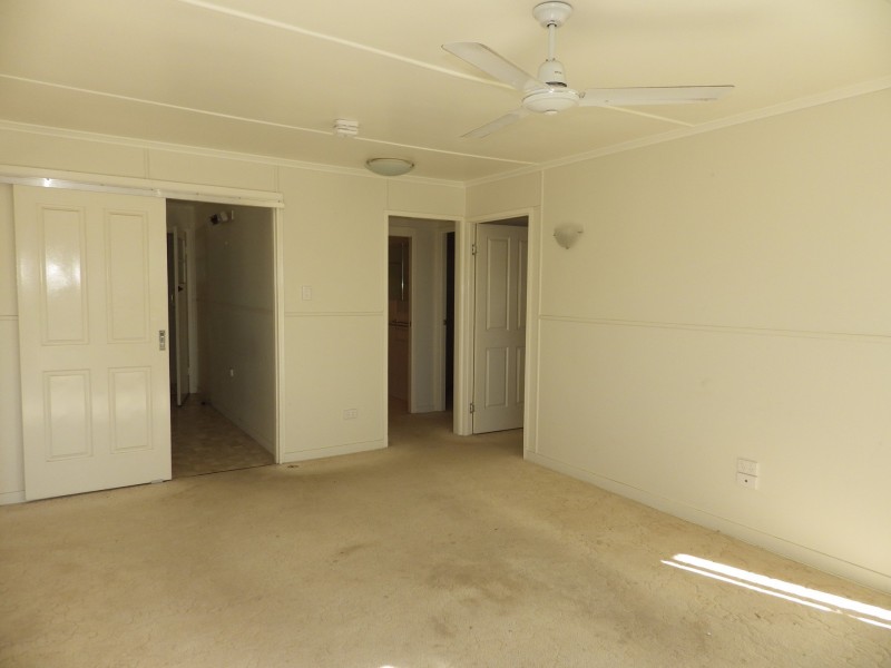 124 Currey Street, Roma QLD 4455