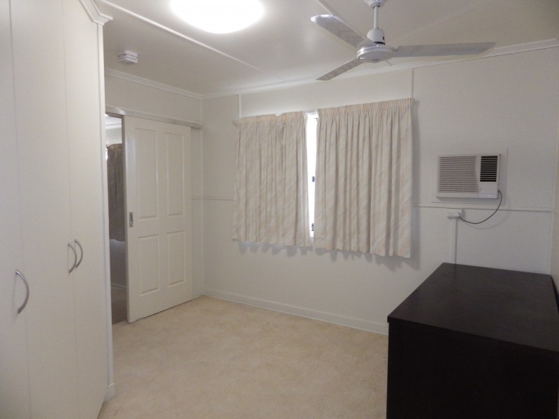 124 Currey Street, Roma QLD 4455