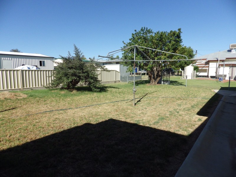 124 Currey Street, Roma QLD 4455