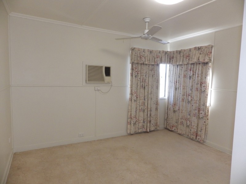 124 Currey Street, Roma QLD 4455