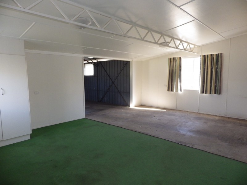 124 Currey Street, Roma QLD 4455