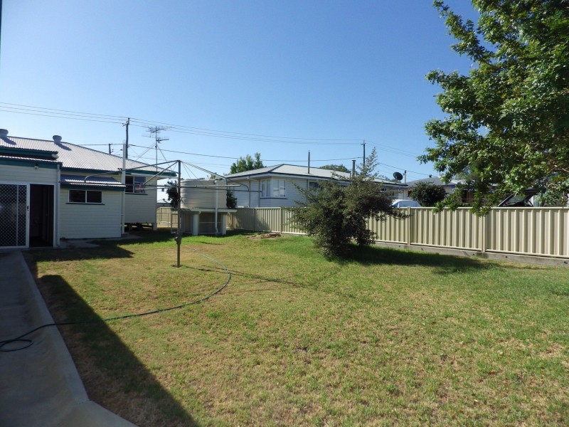 124 Currey Street, Roma QLD 4455