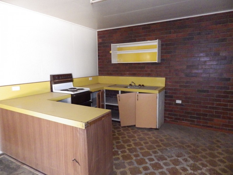 4 Wright Street, Roma QLD 4455