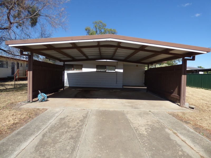 4 Wright Street, Roma QLD 4455