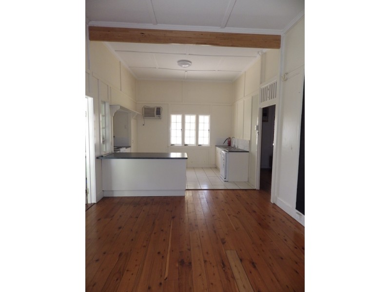 14 Arthur Street, Roma QLD 4455