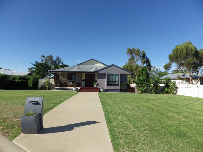 1 Norman Court, Roma QLD 4455