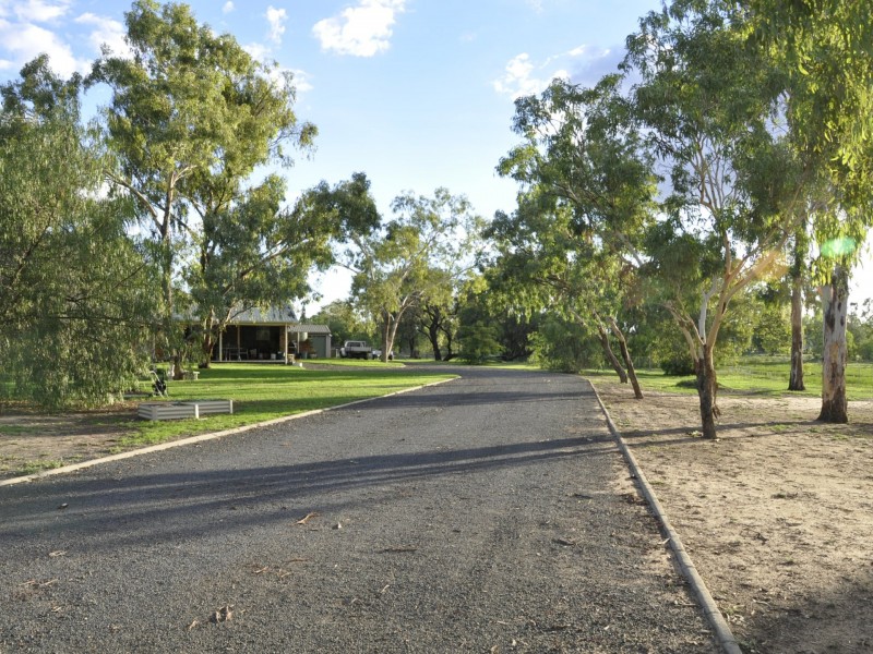 2-4 Miscamble Street, Roma QLD 4455