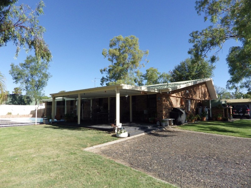 2-4 Miscamble Street, Roma QLD 4455