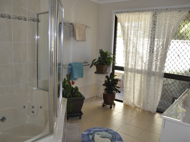 2-4 Miscamble Street, Roma QLD 4455