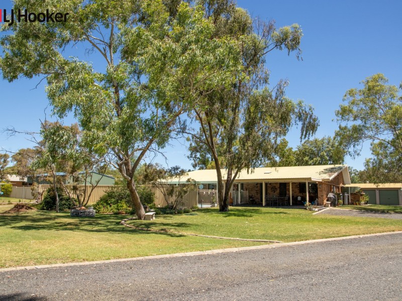2-4 Miscamble Street, Roma QLD 4455