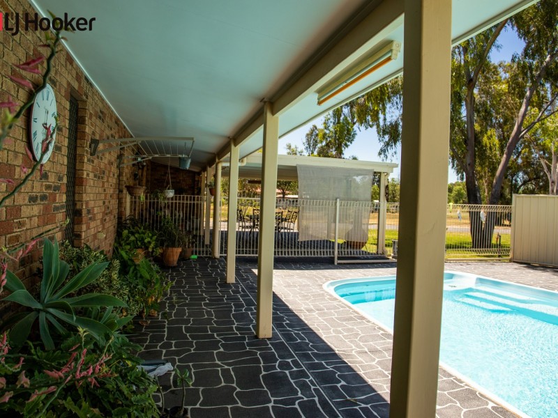2-4 Miscamble Street, Roma QLD 4455