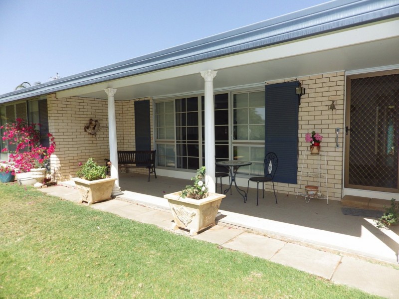 13-15 Allen Street, Roma QLD 4455