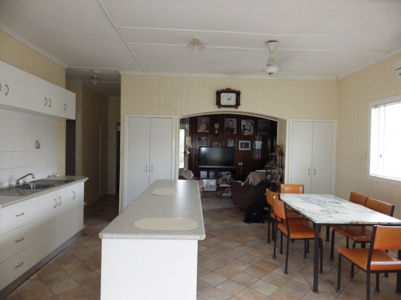 7 Eva Street, Roma QLD 4455