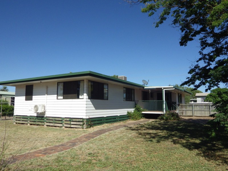 57-59 Northern Road, Roma QLD 4455