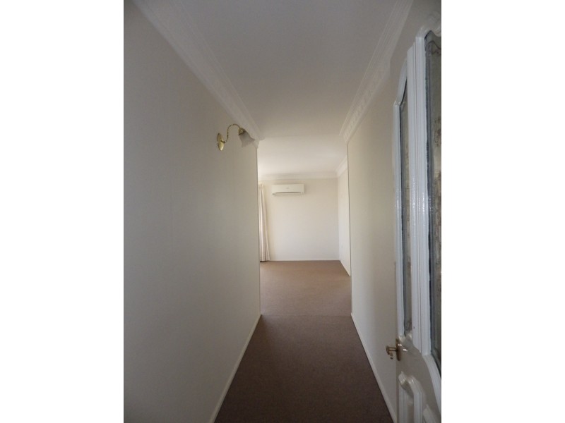 57-59 Northern Road, Roma QLD 4455