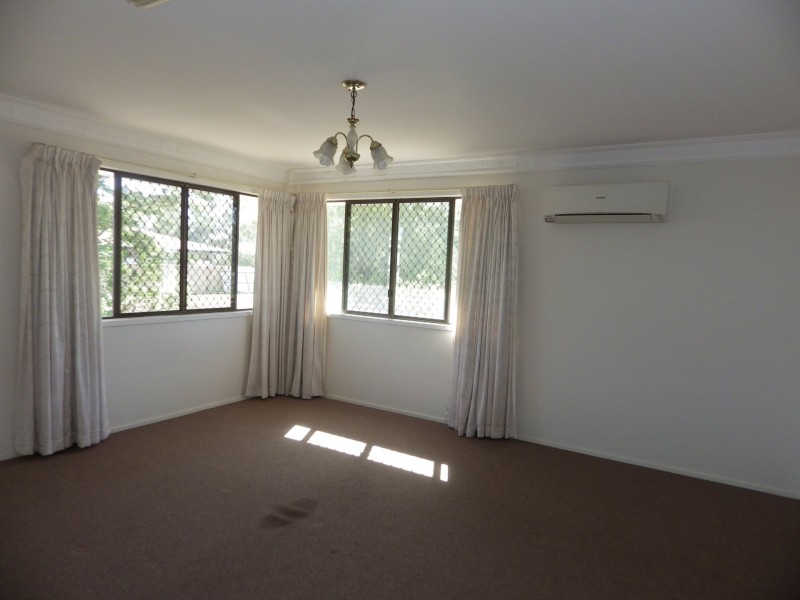 57-59 Northern Road, Roma QLD 4455