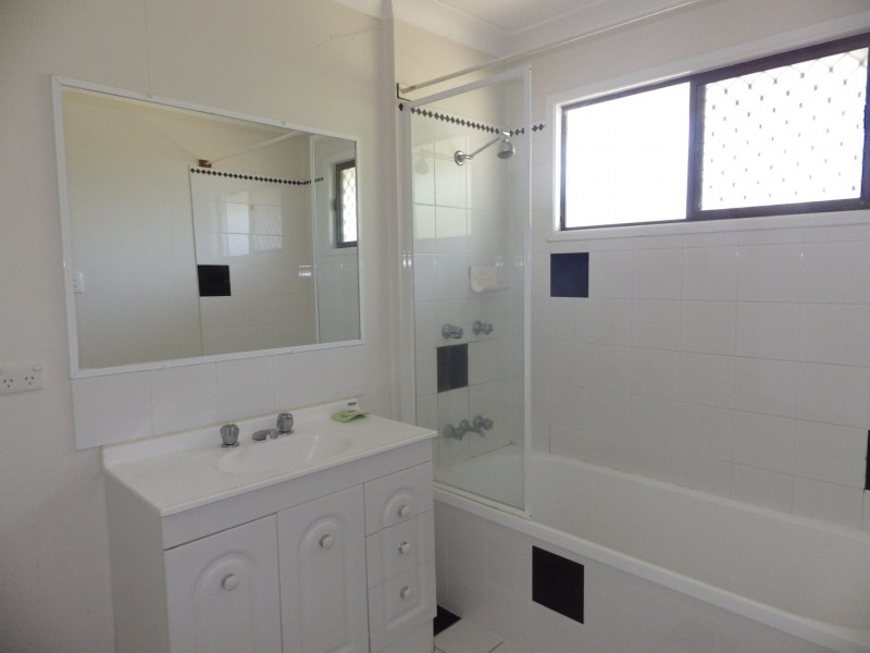 57-59 Northern Road, Roma QLD 4455