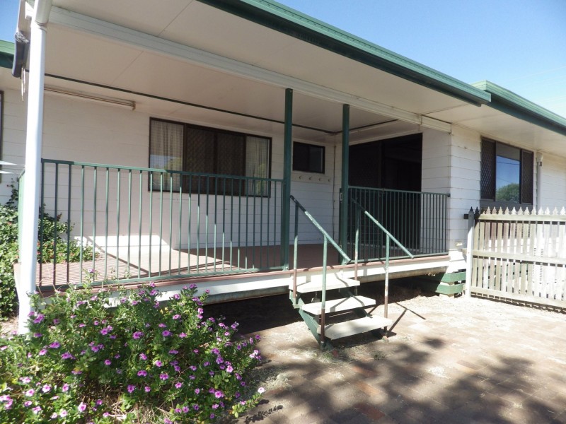 57-59 Northern Road, Roma QLD 4455