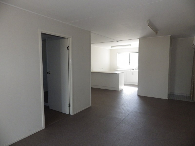 57-59 Northern Road, Roma QLD 4455