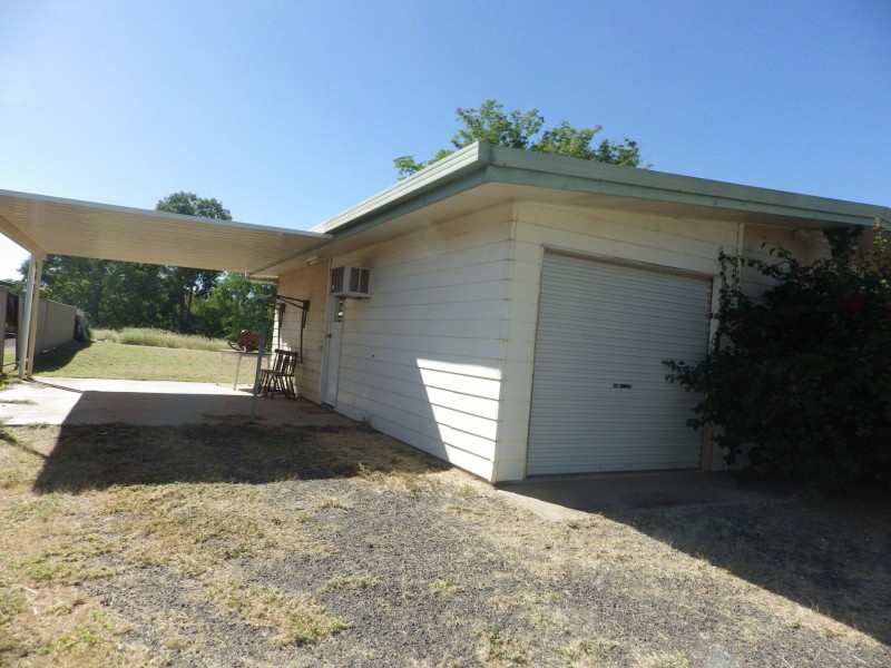 57-59 Northern Road, Roma QLD 4455