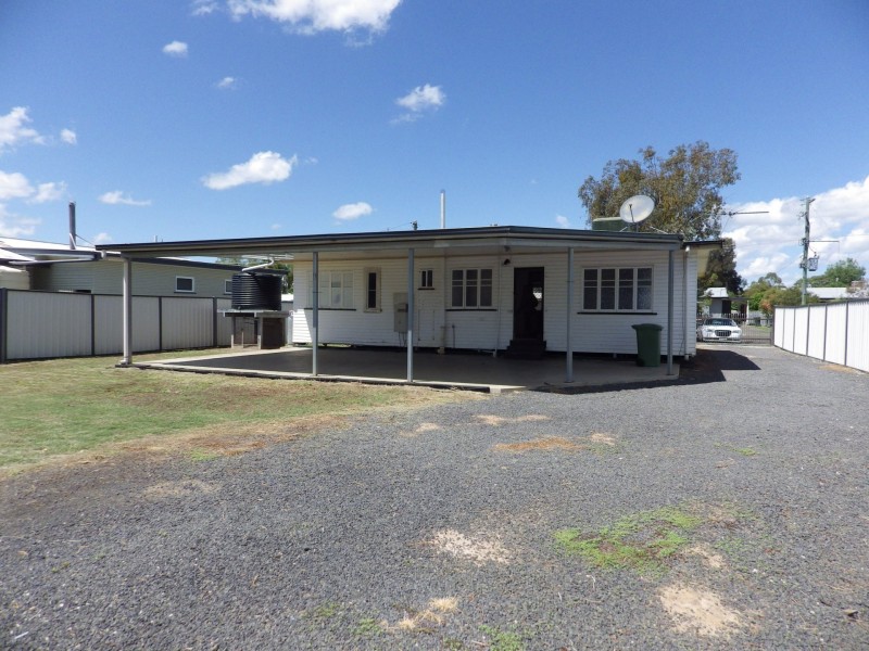 49 Raglan Street, Roma QLD 4455