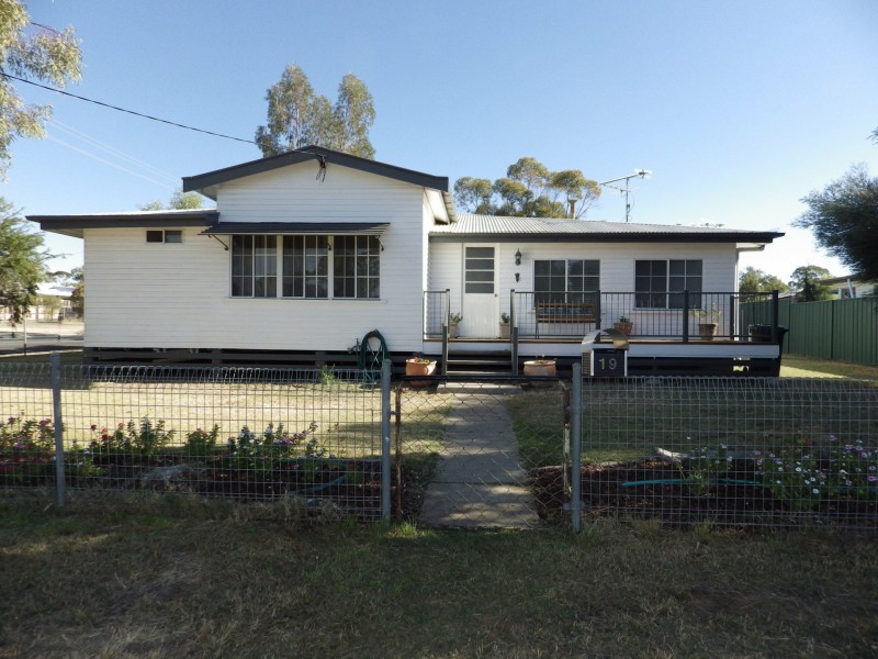 19 Crawford Street, Roma QLD 4455