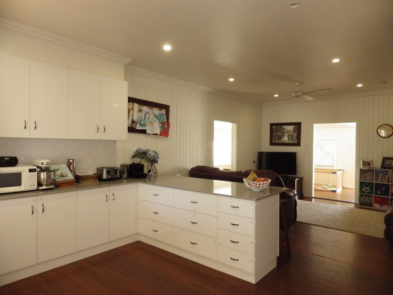 19 Crawford Street, Roma QLD 4455